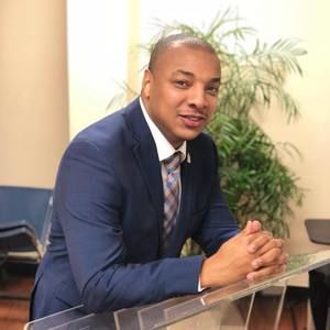 Meet your Posher, Derrick